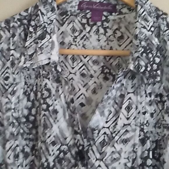 Gloria Vanderbilt button up top - Picture 13 of 14